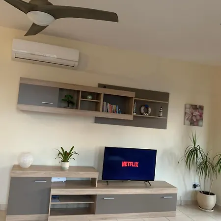 Seascape Апартаменти Ларнака